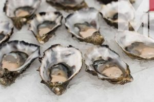 Earls Premier packs the house every night by serving fresh oysters.