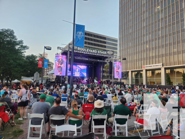 Over Labor Day weekend, students and faculty attended Kansas City’s 21st annual Irish Fest. The event is a celebration of culture, complete with food, concerts from local bands and a Catholic Mass.