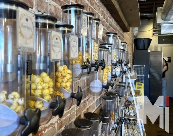 Senior Jamie Weiss reviews Popculture Gourmet Popcorn. The chain originating from Missouri, opened its doors in 2017 and their second location in 2020. Weiss tries their variety of different, unusual, flavors of popcorn and her opinion of the overall ambiance of the shop.